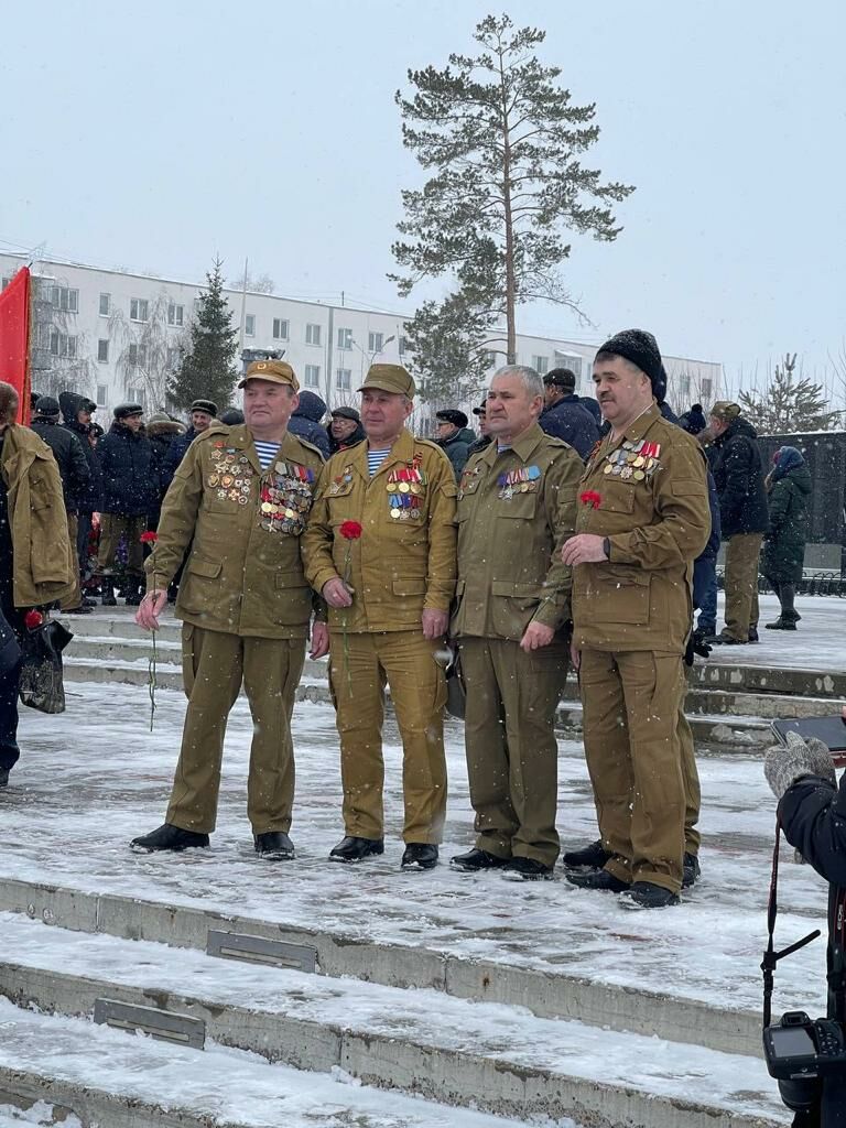 В&nbsp;Челнах у&nbsp;мемориала «Родина-Мать» почтили память воинов-интернационалистов