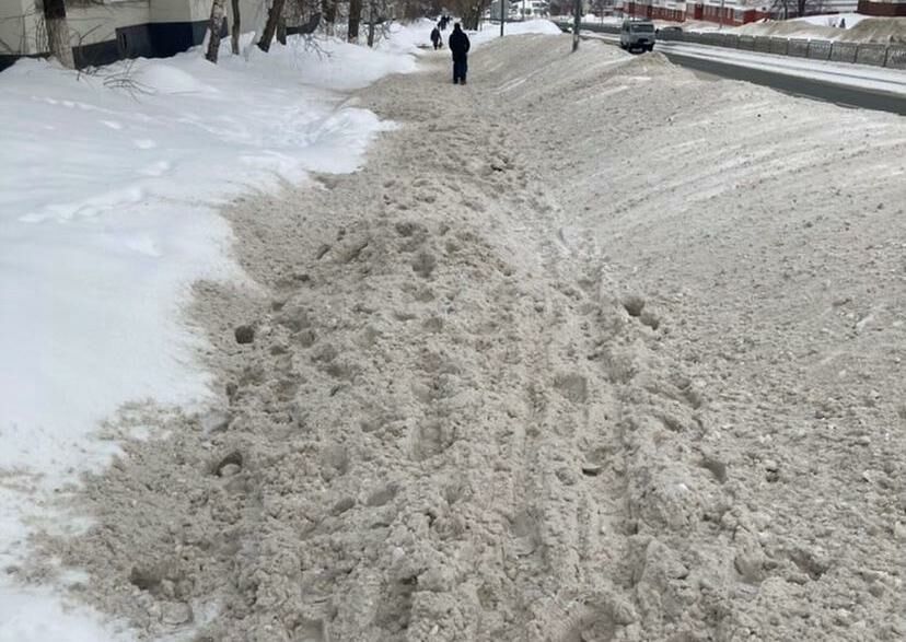 В&nbsp;Набережных Челнах жители жалуются на&nbsp;засыпанные снегом тротуары