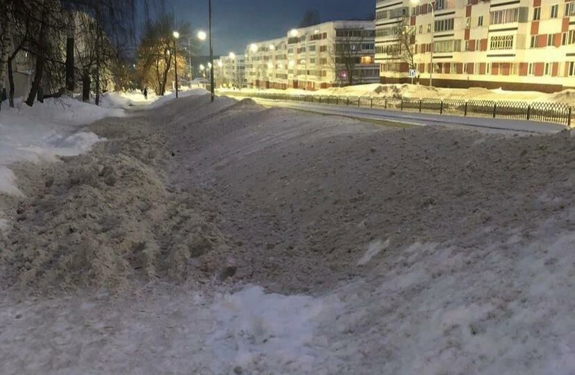 В&nbsp;Набережных Челнах жители жалуются на&nbsp;засыпанные снегом тротуары