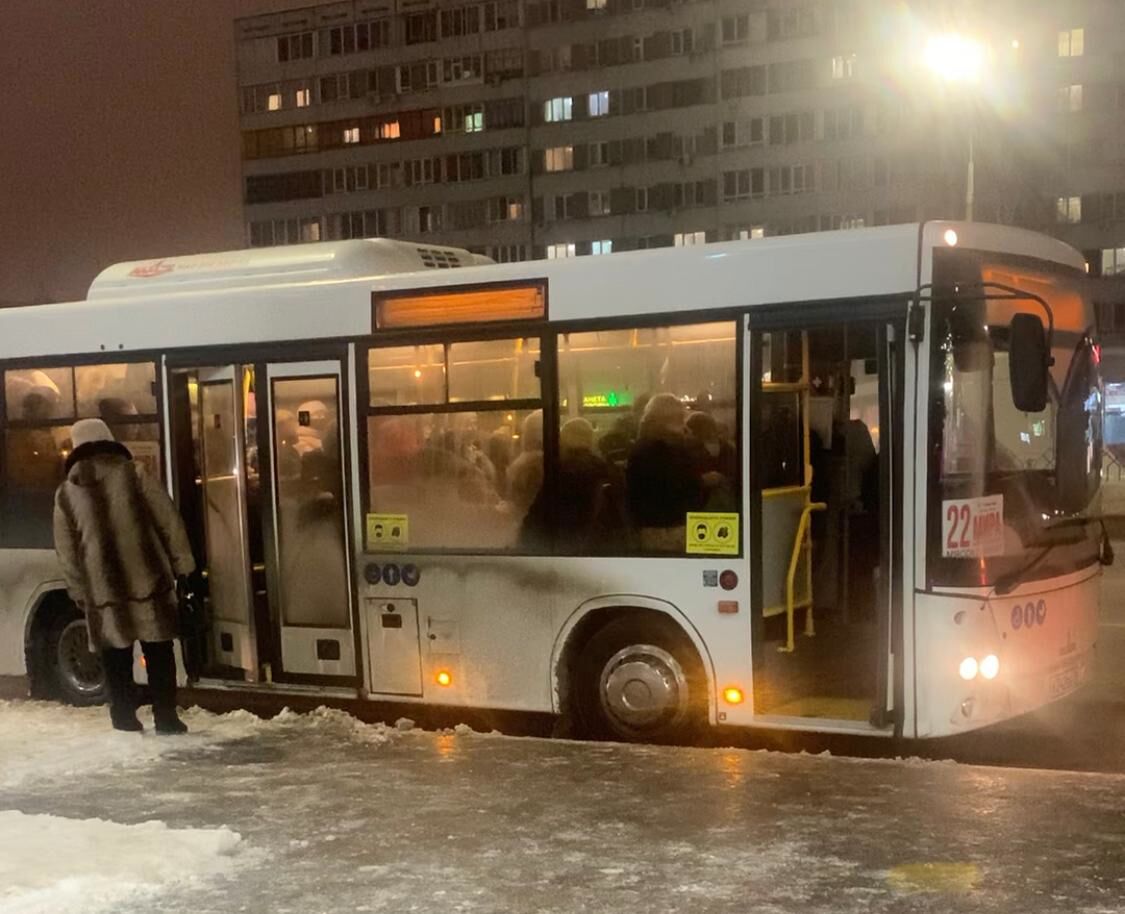 Челнинцы возмущены тем, что на 42-м маршруте курсирует только один автобус