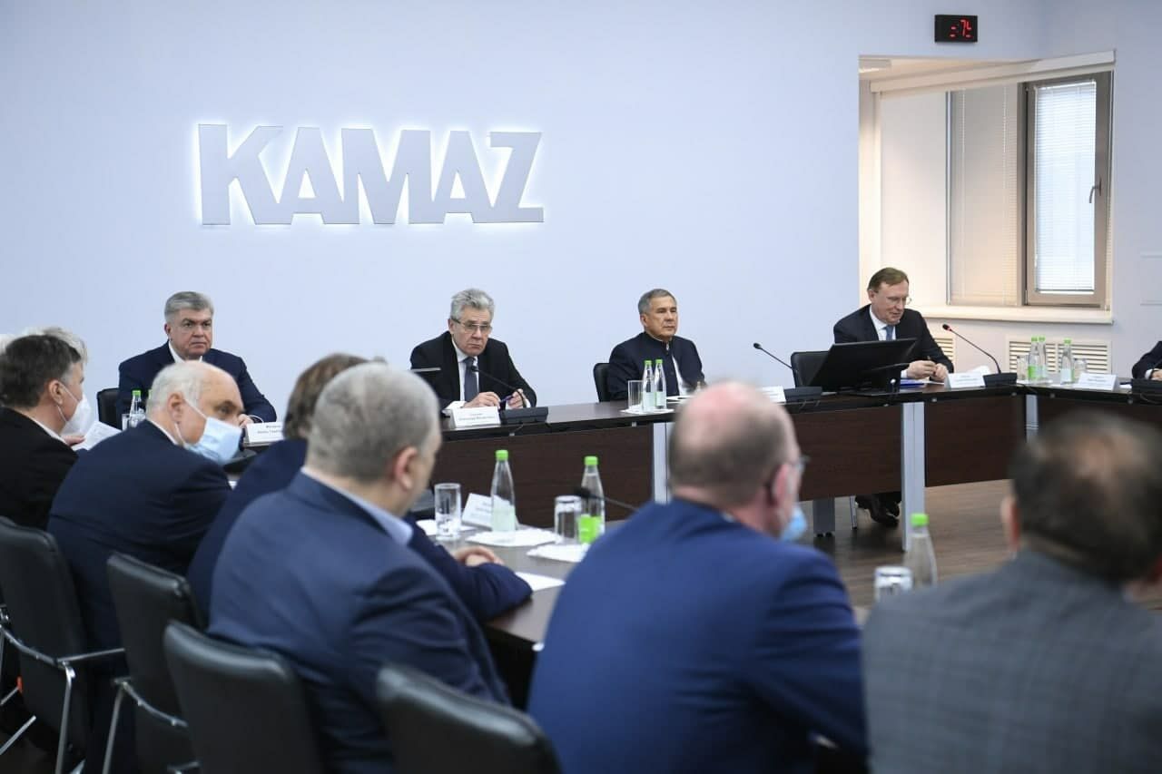 Рустам Минниханов принял участие в совместном заседании КАМАЗа и РАН