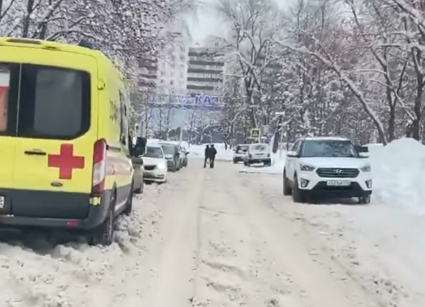 В&nbsp;Набережных Челнах еще несколько автомобилей скорой помощи застряли в&nbsp;снегу