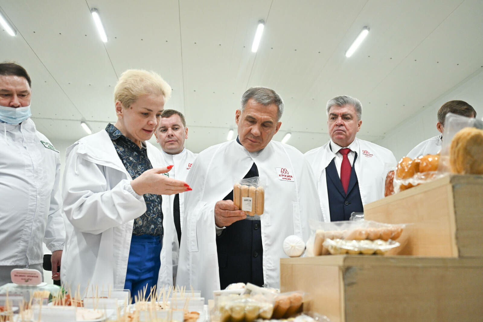 Рустам Минниханов посетил «Челны-Хлеб» и&nbsp;завод «Агросила. Челны-МПК»