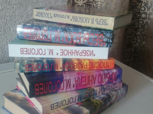 Челнинский писатель Михаил Гоголев дарит свои книги всем желающим