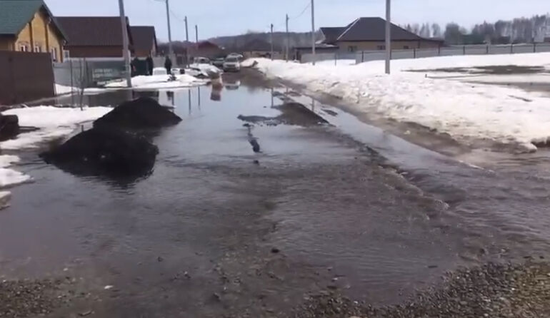 Под Набережными Челнами талые воды топят два села