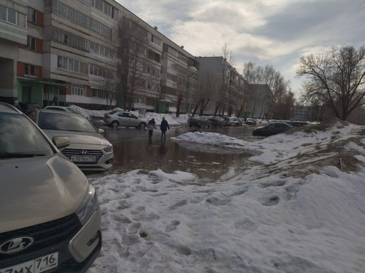 Поплыли: челнинцы возмутились огромными лужами на&nbsp;дорогах