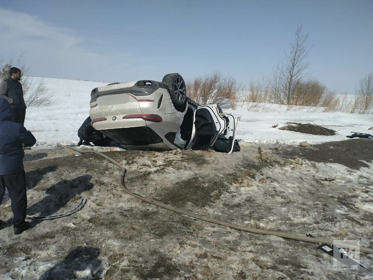 Под Челнами иномарка перевернулась и&nbsp;улетела в&nbsp;кювет, водитель получил травмы