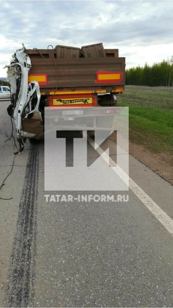На&nbsp;трассе в&nbsp;Татарстане в&nbsp;ДТП погиб пассажир микроавтобуса