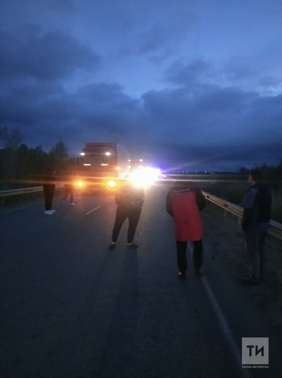 В&nbsp;Татарстане автомобиль влетел в отбойник моста, погибла девушка-пассажир