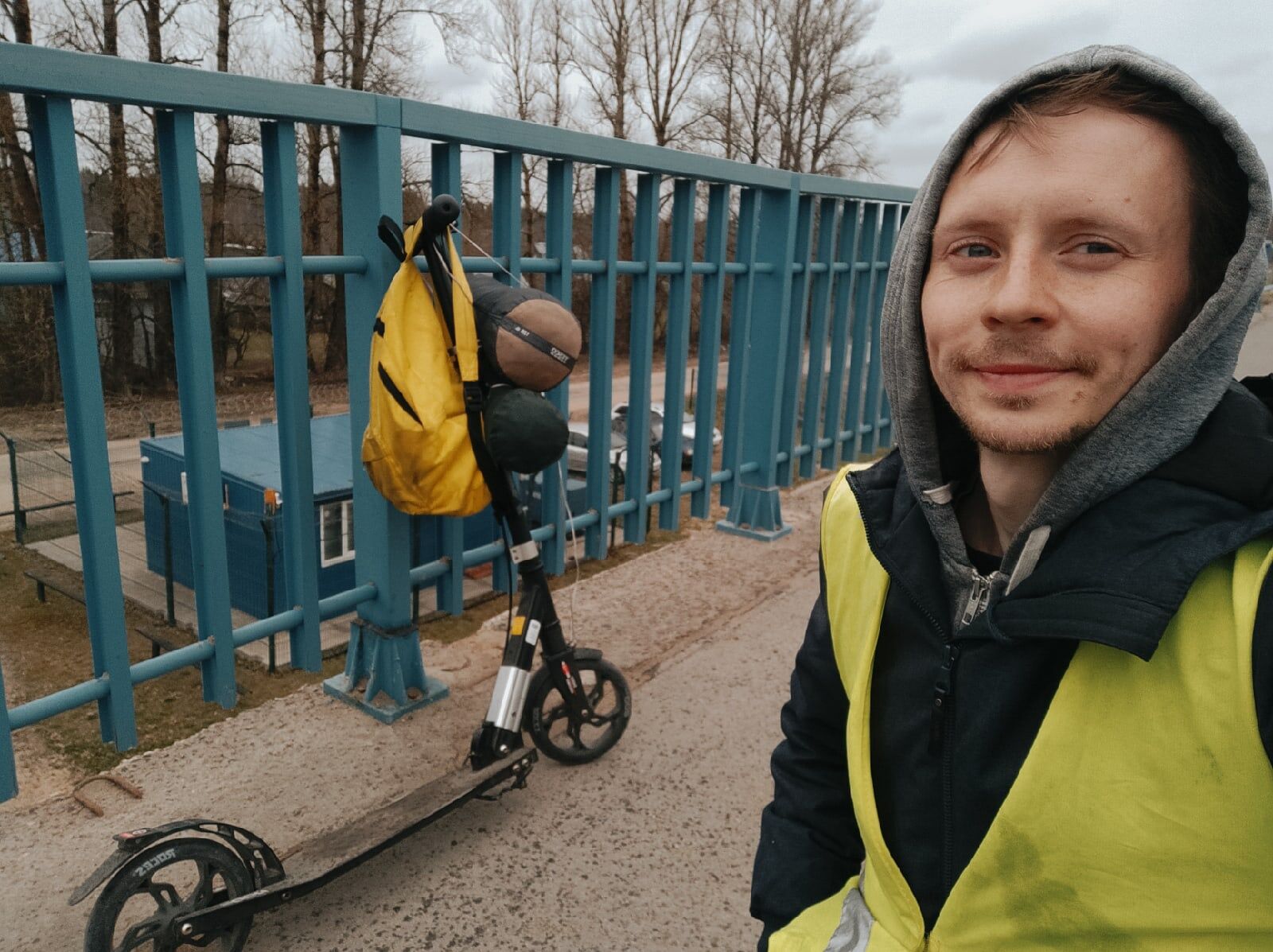 В Набережные Челны на самокате едет путешественник из Питера