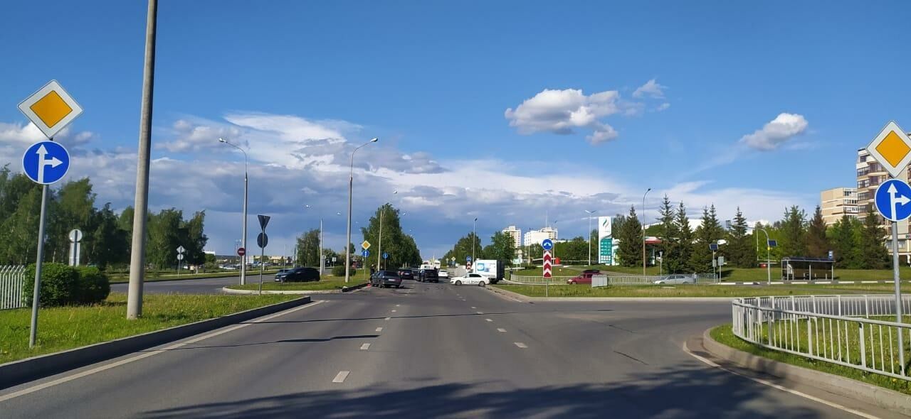 В Челнах двое водителей попали в БСМП после ДТП на перекрестке