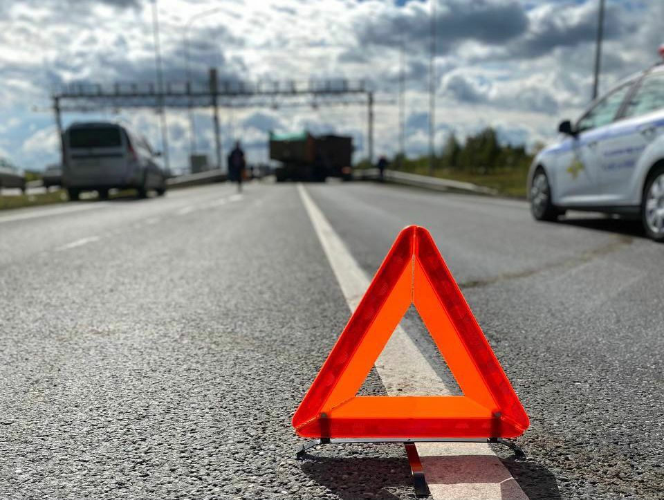 Причиной смертельного ДТП на&nbsp;трассе в Татарстане стало лопнувшее колесо