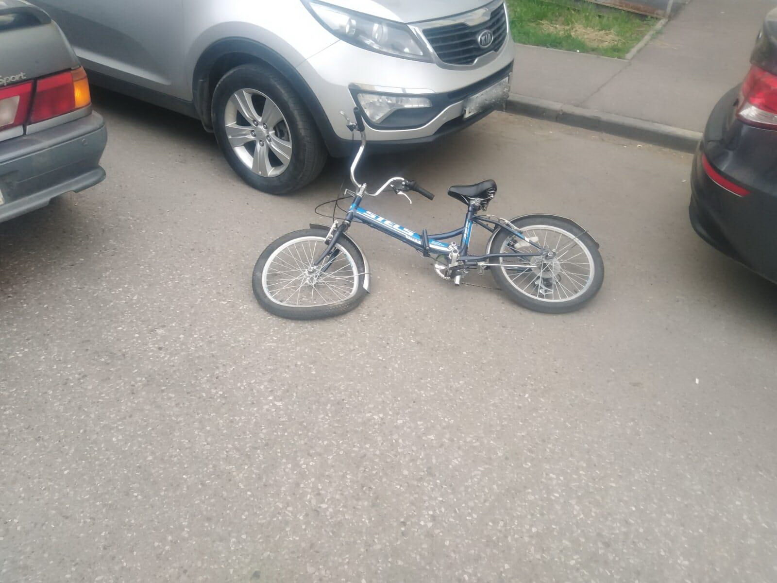 В Челнах во дворе дома сбили подростка на велосипеде