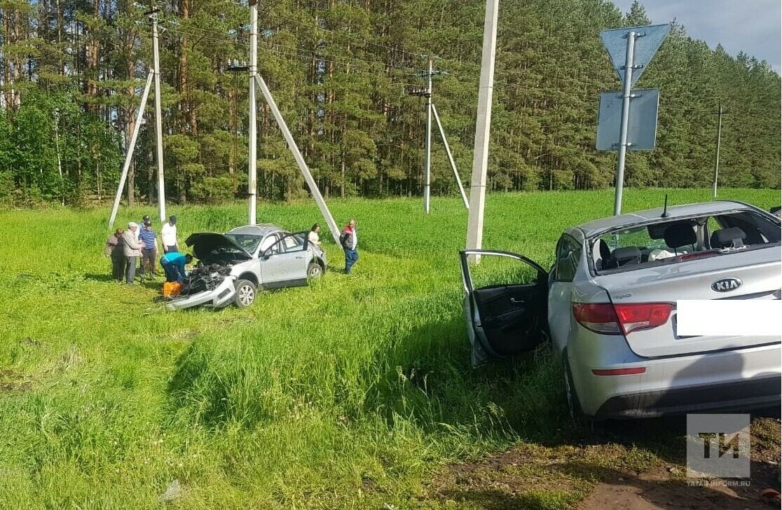 В&nbsp;РТ&nbsp;в&nbsp;смертельном ДТП погибла девочка и&nbsp;шесть человек пострадали