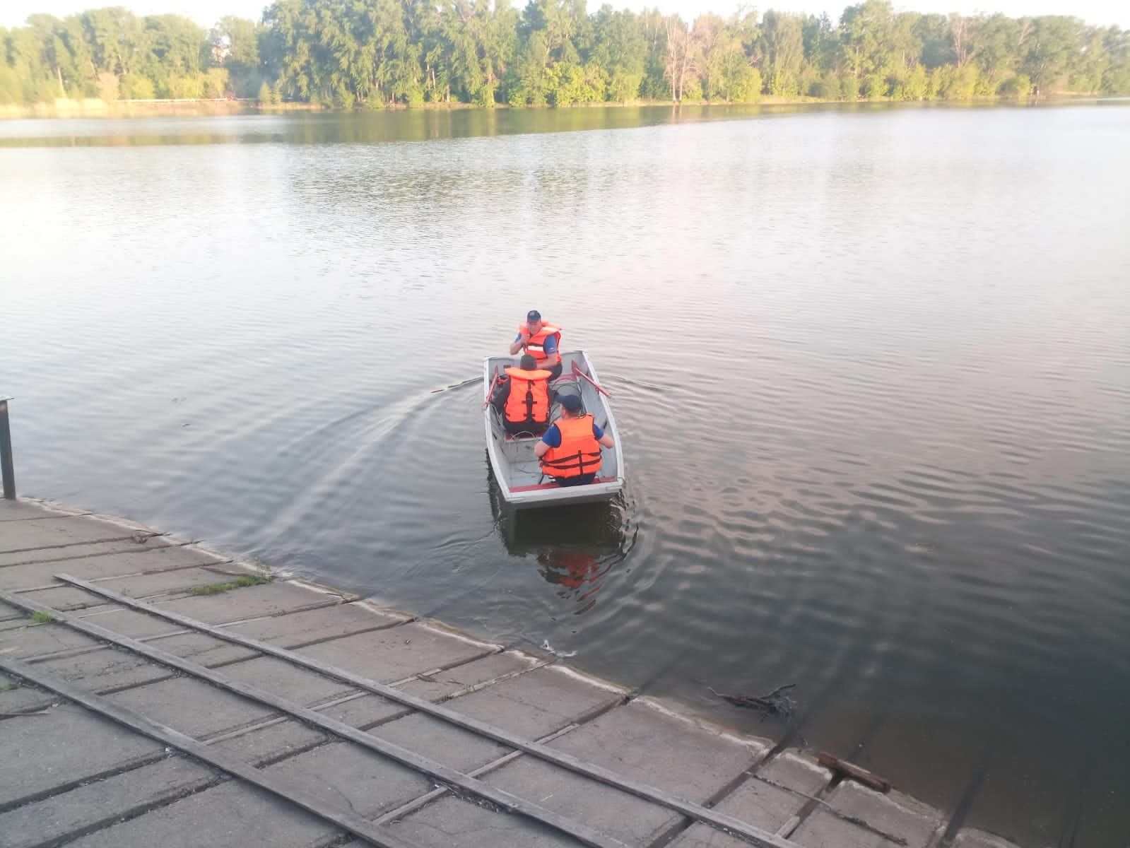 В Челнах мужчина утонул в Мелекеске, прыгнув с моста