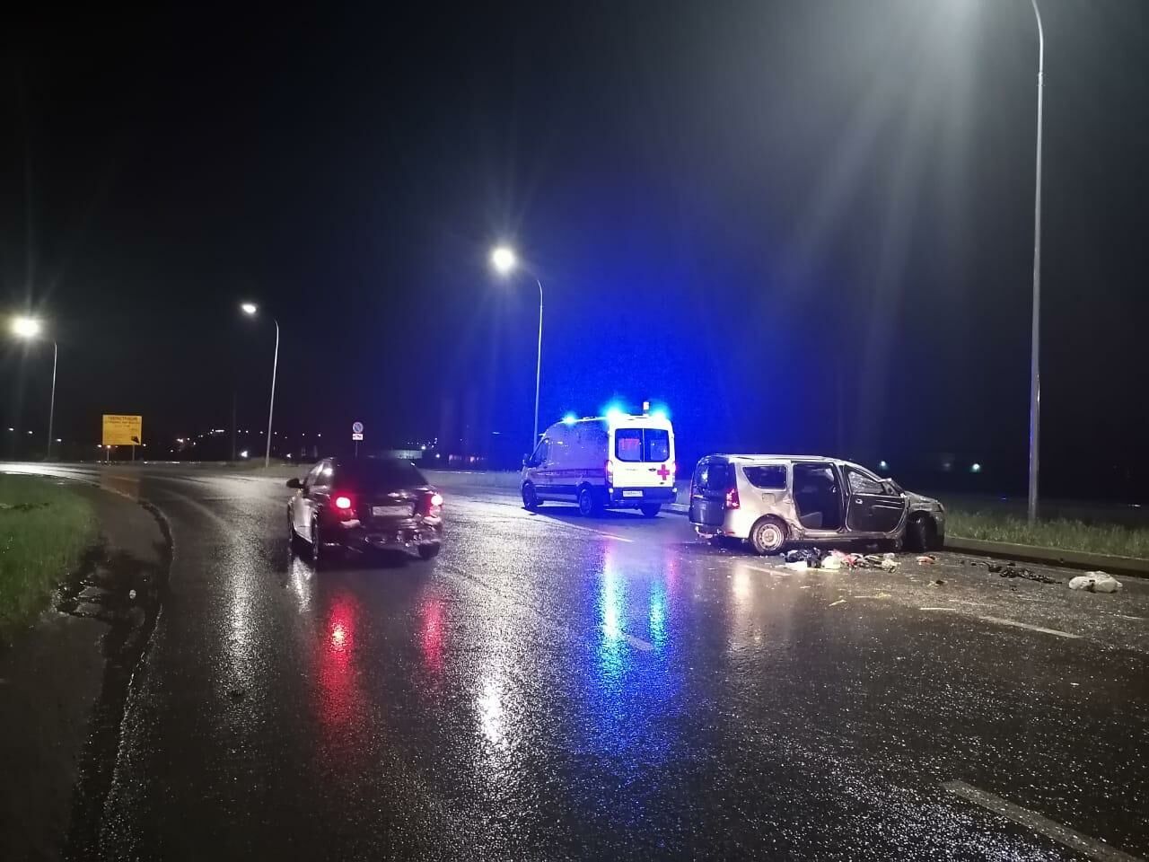 В Челнах при ДТП водитель вылетел из салона автомобиля и скончался