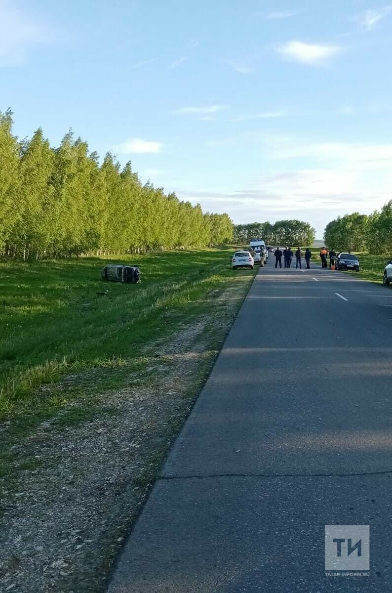 На&nbsp;трассе в&nbsp;РТ легковушка вылетела в&nbsp;кювет и&nbsp;перевернулась, водитель скончался