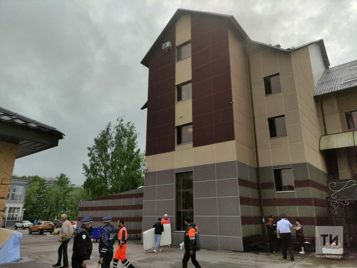 В Казани из-за пожара эвакуировали постояльцев отеля, никто не пострадал
