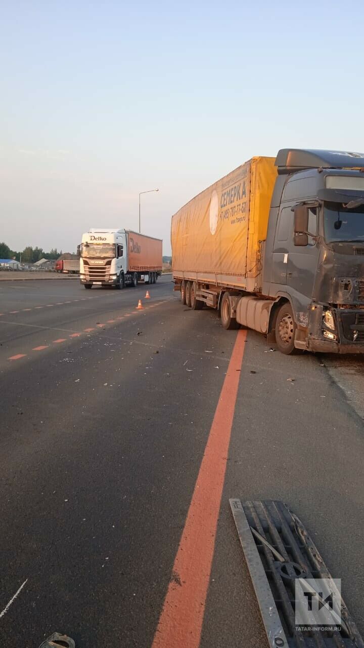 В Татарстане на трассе М-7 фура снесла «Ладу», водитель легковушки скончался