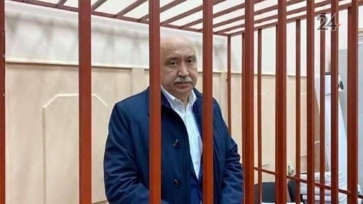КФУ поздравил с&nbsp;днем рождения экс-ректора Ильшата Гафурова