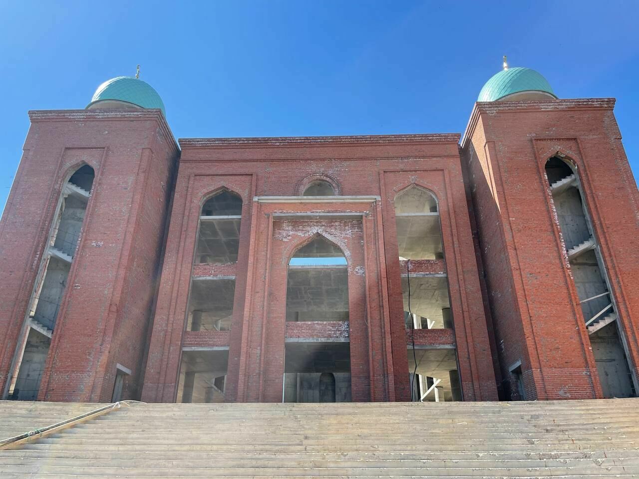 На строительство мечети «Джамиг» в Челнах пенсионер пожертвовал пятьсот тысяч рублей