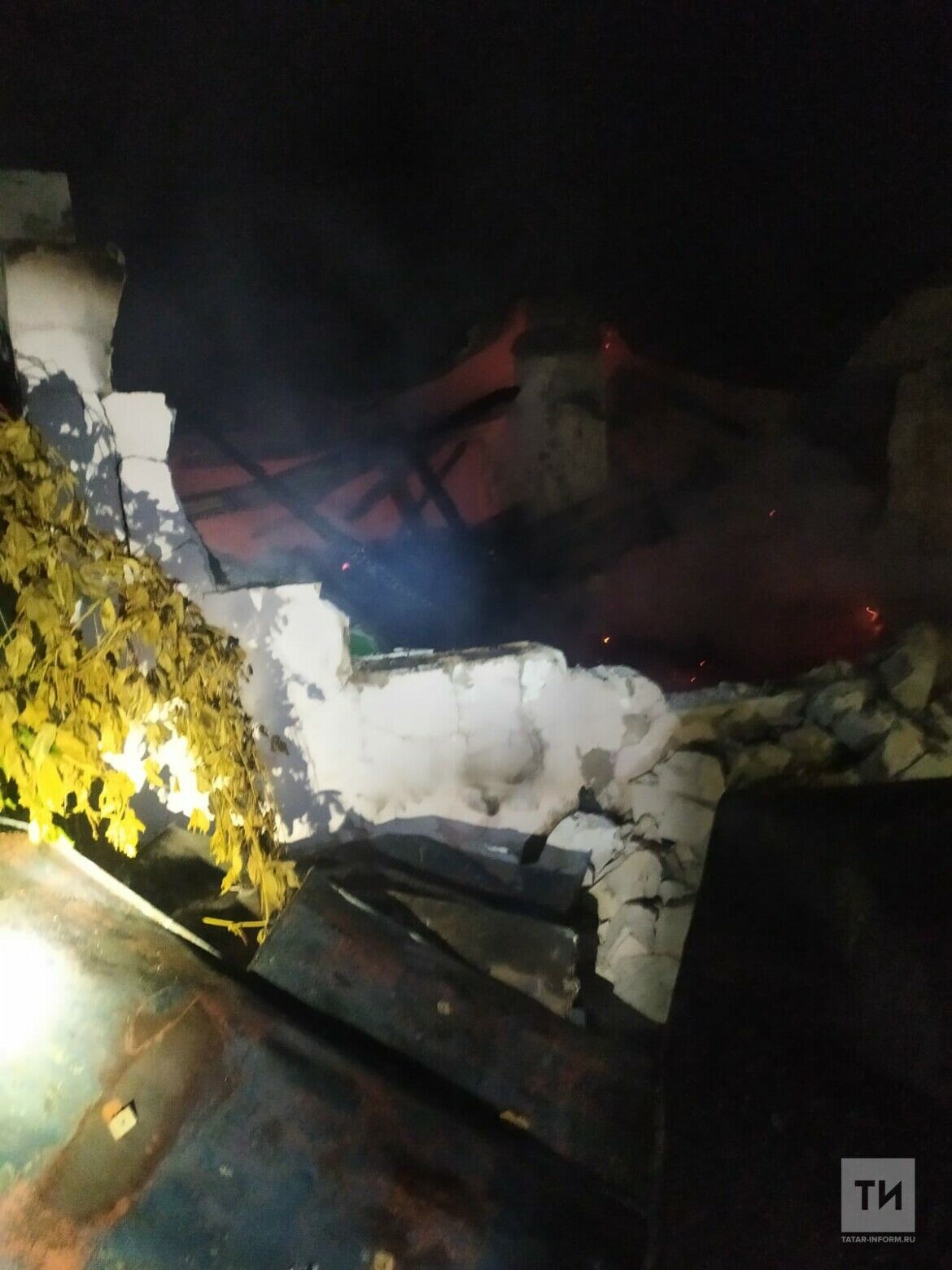 В деревне под Челнами сгорел дом, внутри найдено тело мужчины
