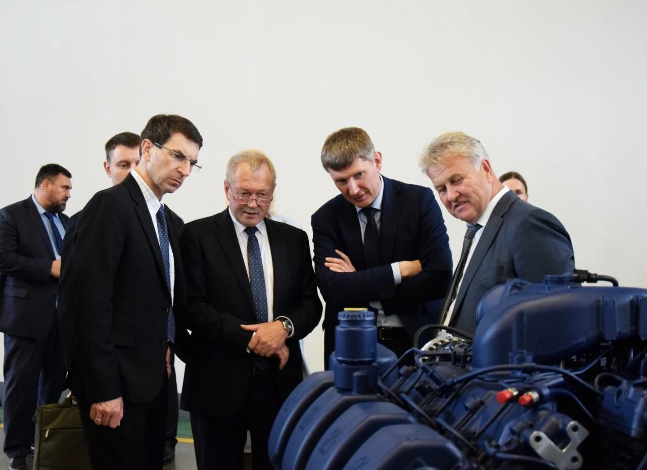 Дочернее предприятие ПАО «КАМАЗ» посетил полпред президента и министр экономразвития РФ
