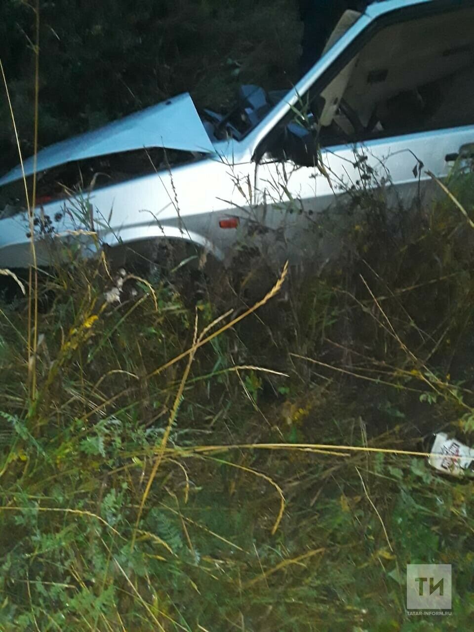 На трассе в Татарстане легковушка вылетела в кювет, водитель сбежал с места ДТП