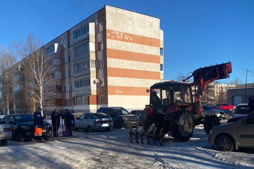 В&nbsp;Челнах коммунальщики жалуются на&nbsp;горожан, которые не&nbsp;убирают машины с&nbsp;дорог