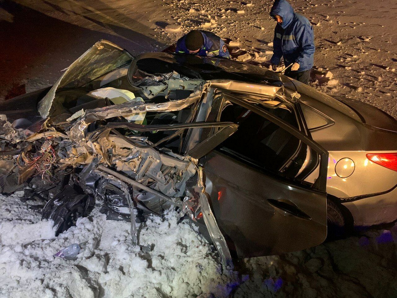 В Татарстане водитель легковушки погиб, врезавшись в большегруз