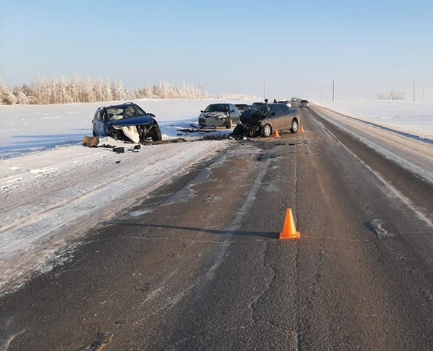При ДТП на трассе в Татарстане погибли две девочки-подростки