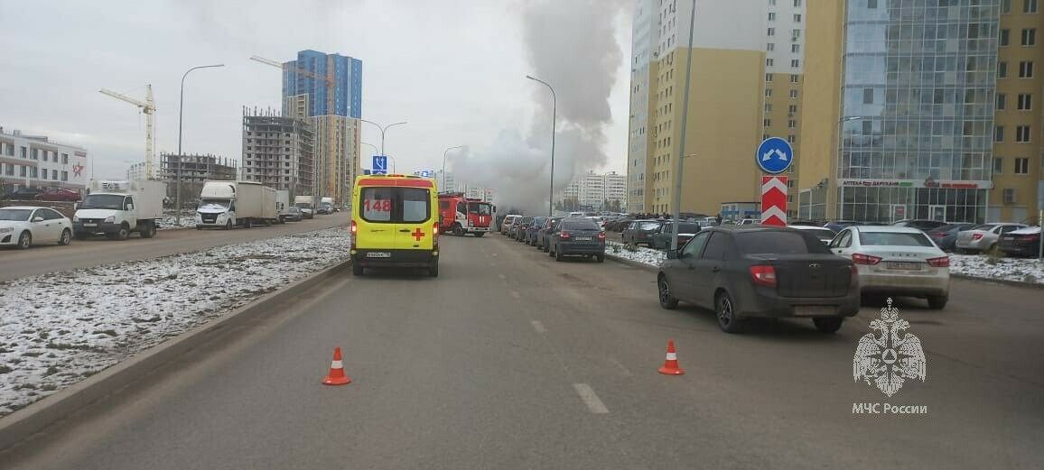 Стали известны подробности ЧП в Челнах, где сгорел припаркованный грузовик