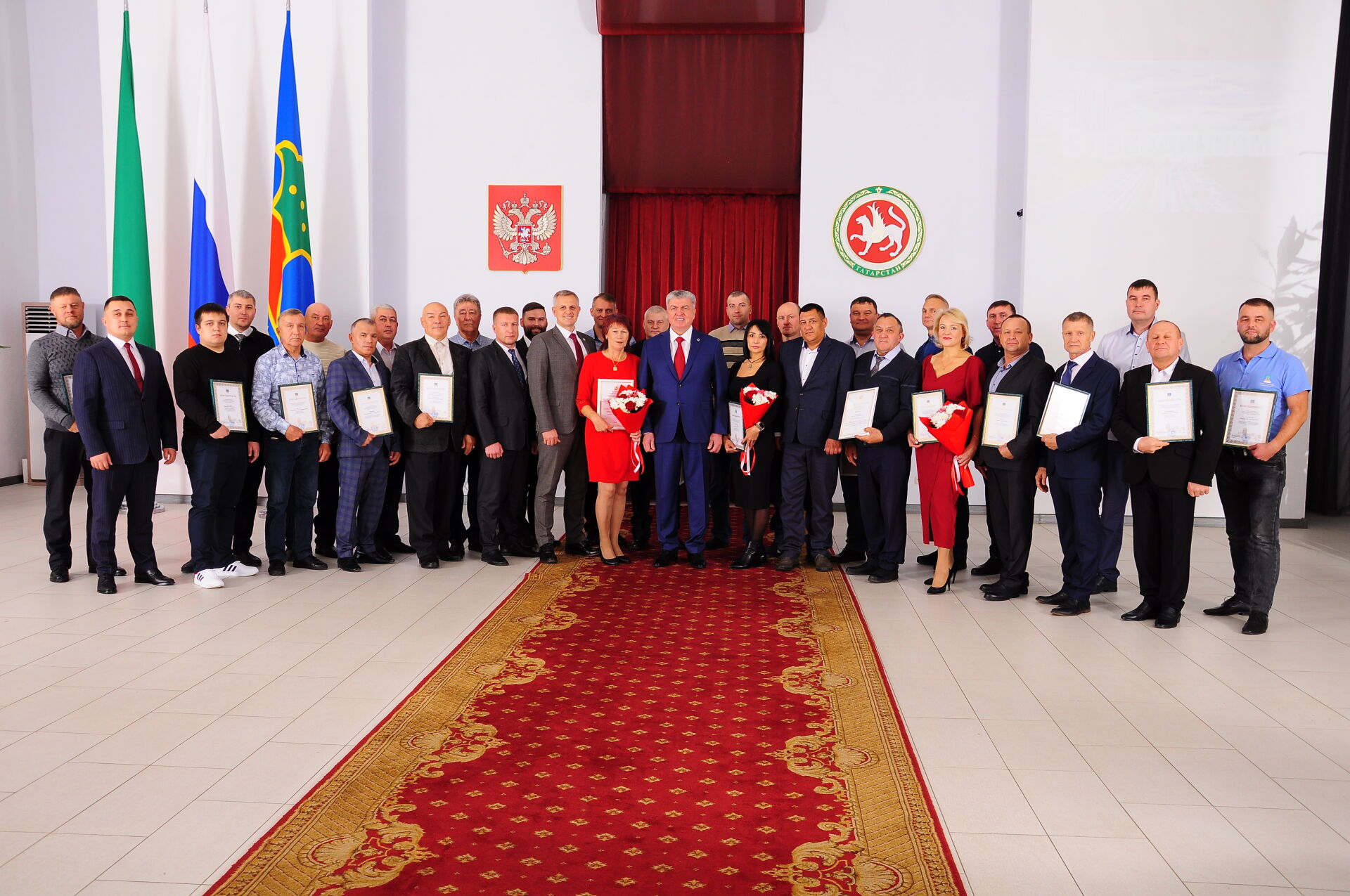 Наиль Магдеев поздравил работников автомобильного транспорта с&nbsp;профессиональным праздником