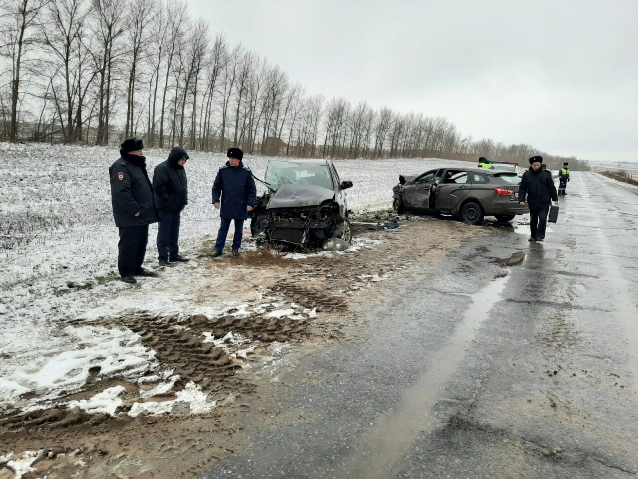 В&nbsp;страшном ДТП на&nbsp;трассе в&nbsp;Татарстане погибла 13-летняя девочка