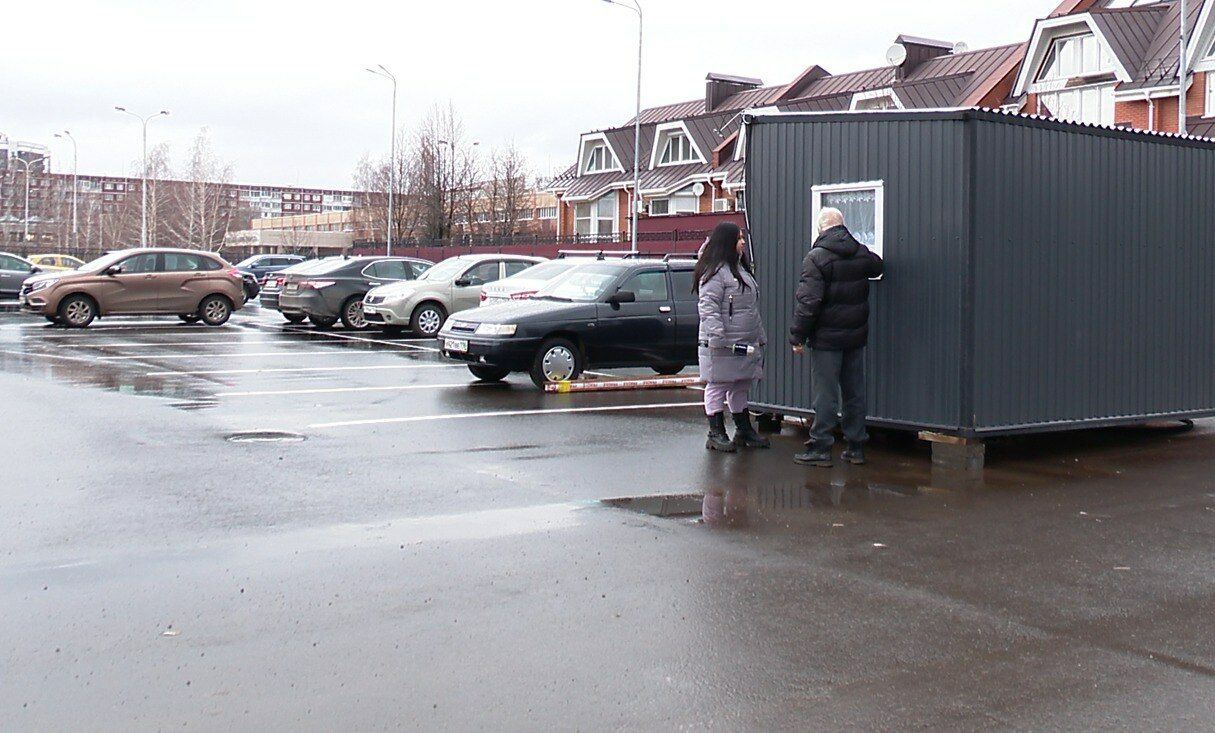 В&nbsp;Челнах бесплатную стоянку возле здания городского дворца творчества превратили в&nbsp;платную