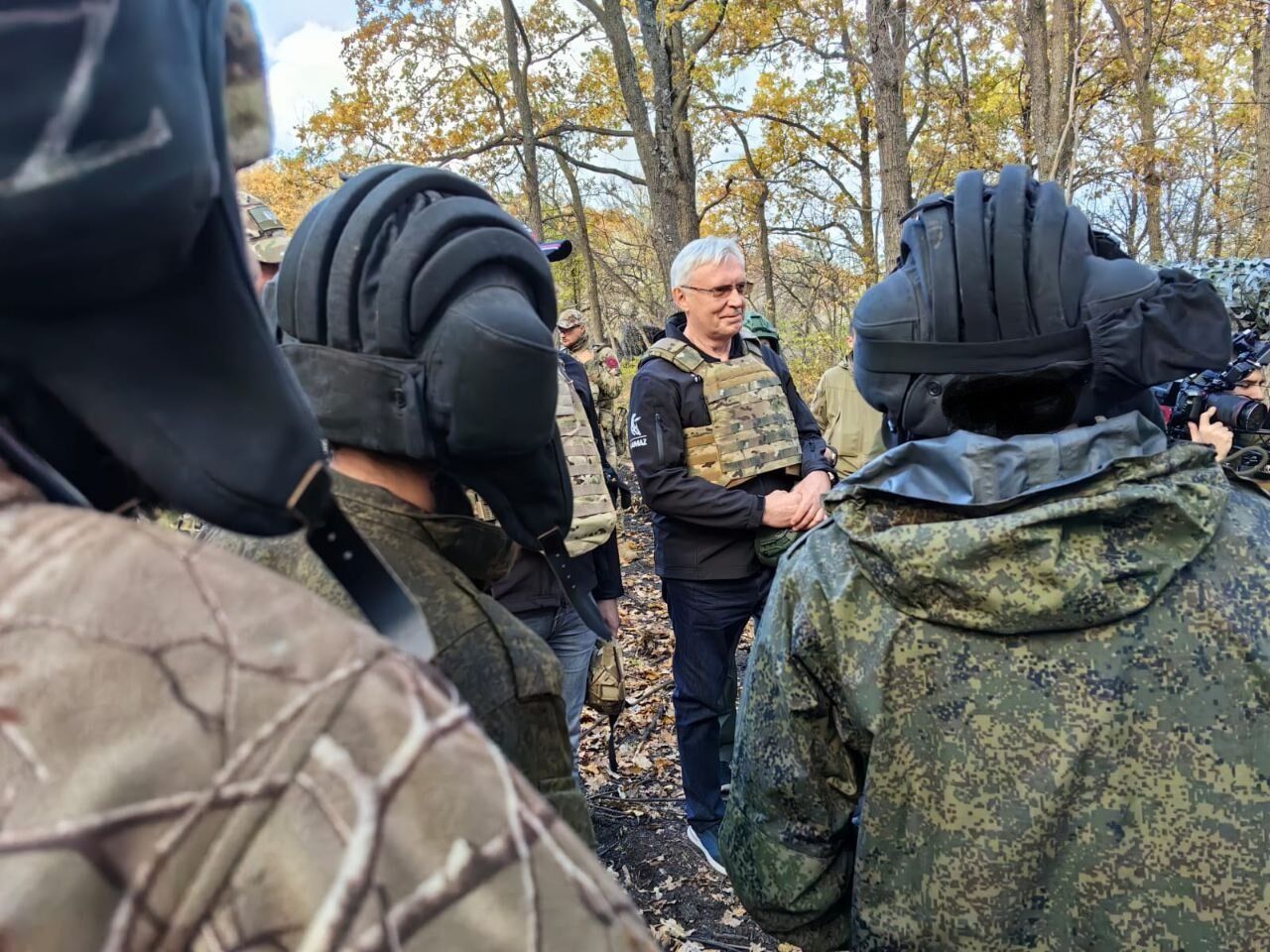 Гендиректор ПАО «КАМАЗ» передал военнослужащим оборудование и&nbsp;автотехнику