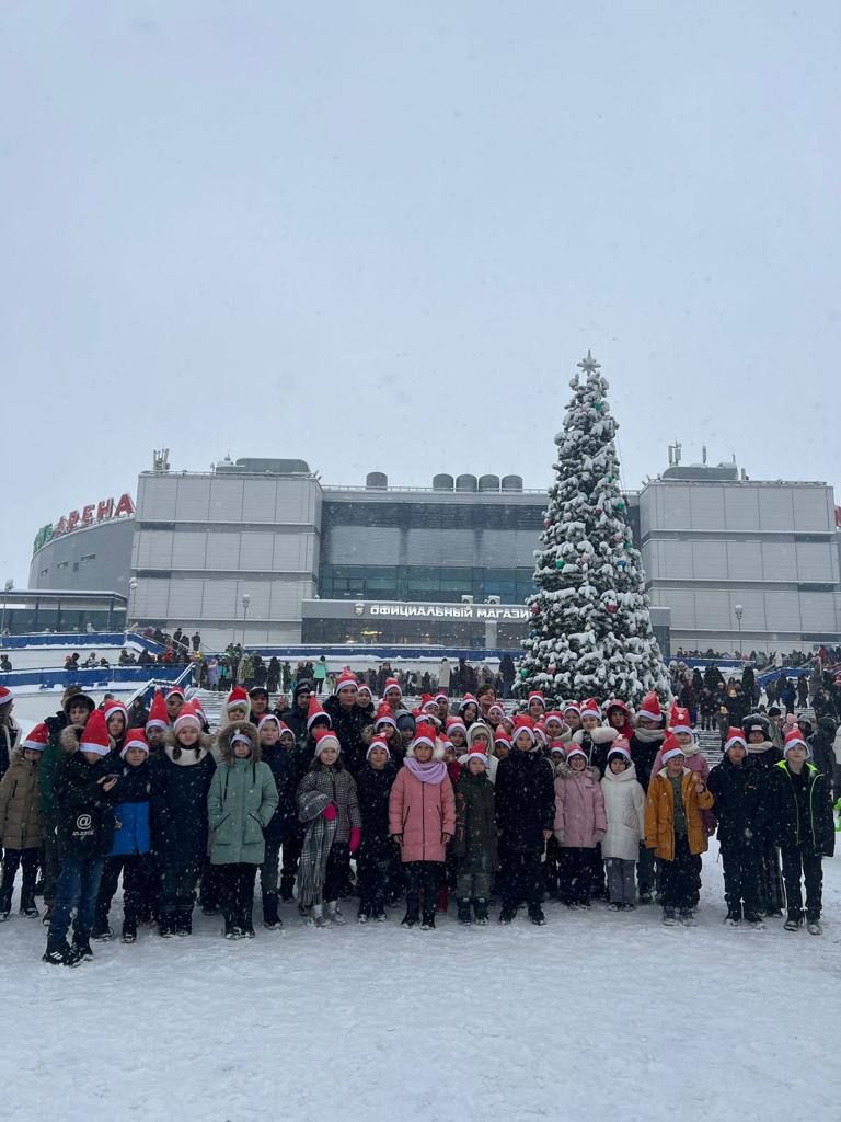 Участниками республиканской новогодней ёлки стали более 600 детей из Челнов