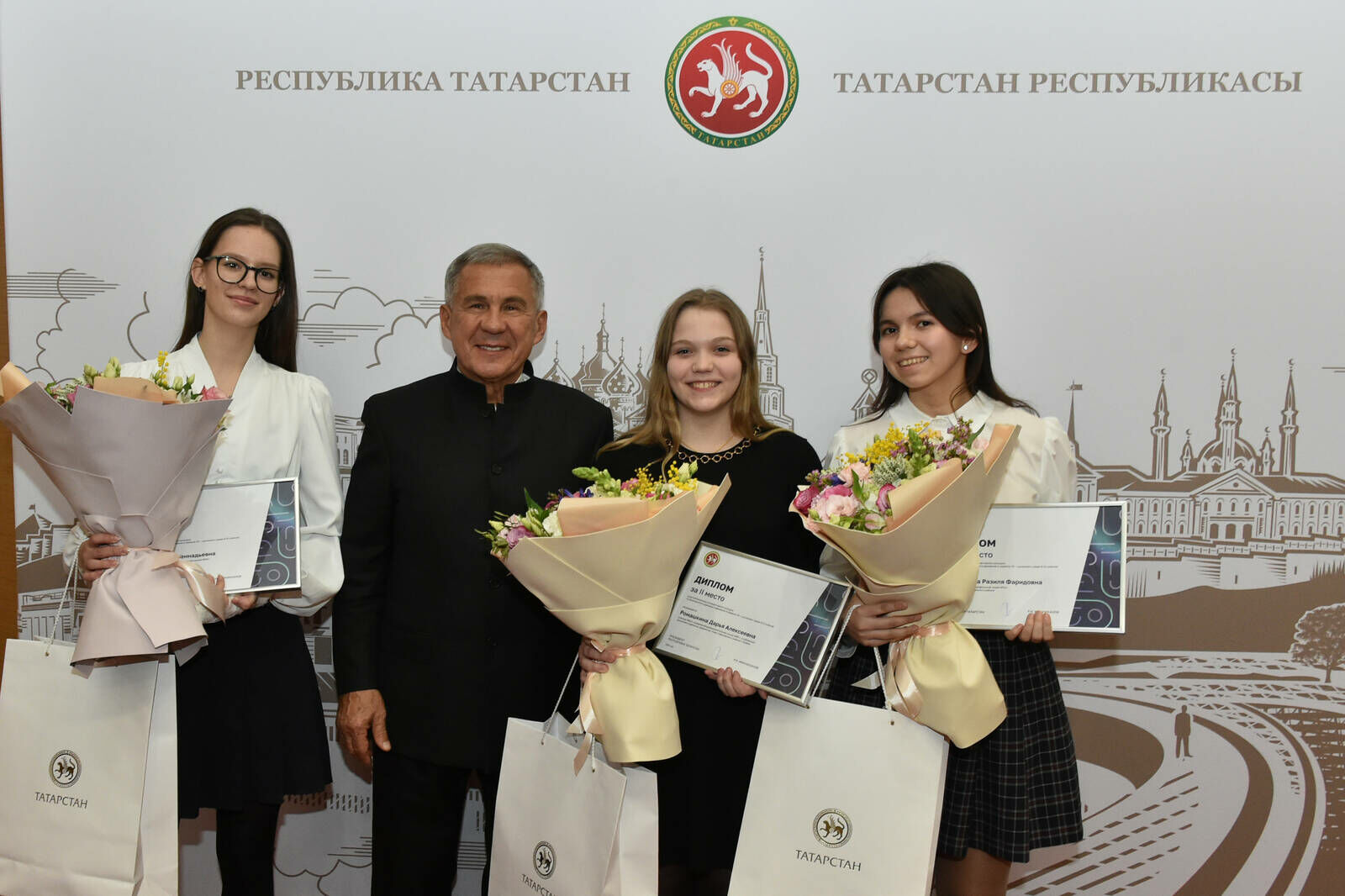 Школьница из Челнов стала победителем в конкурсе по безопасности дорожного движения