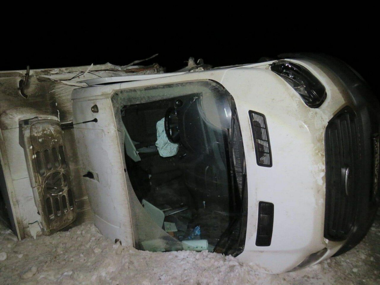 В Татарстане на трассе в ДТП с фургоном погиб 33-летний водитель легковушки