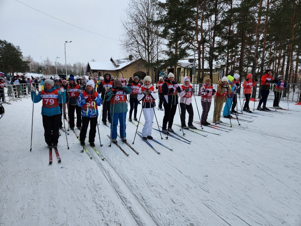 В Челнах состоялись лыжные гонки среди работников образования