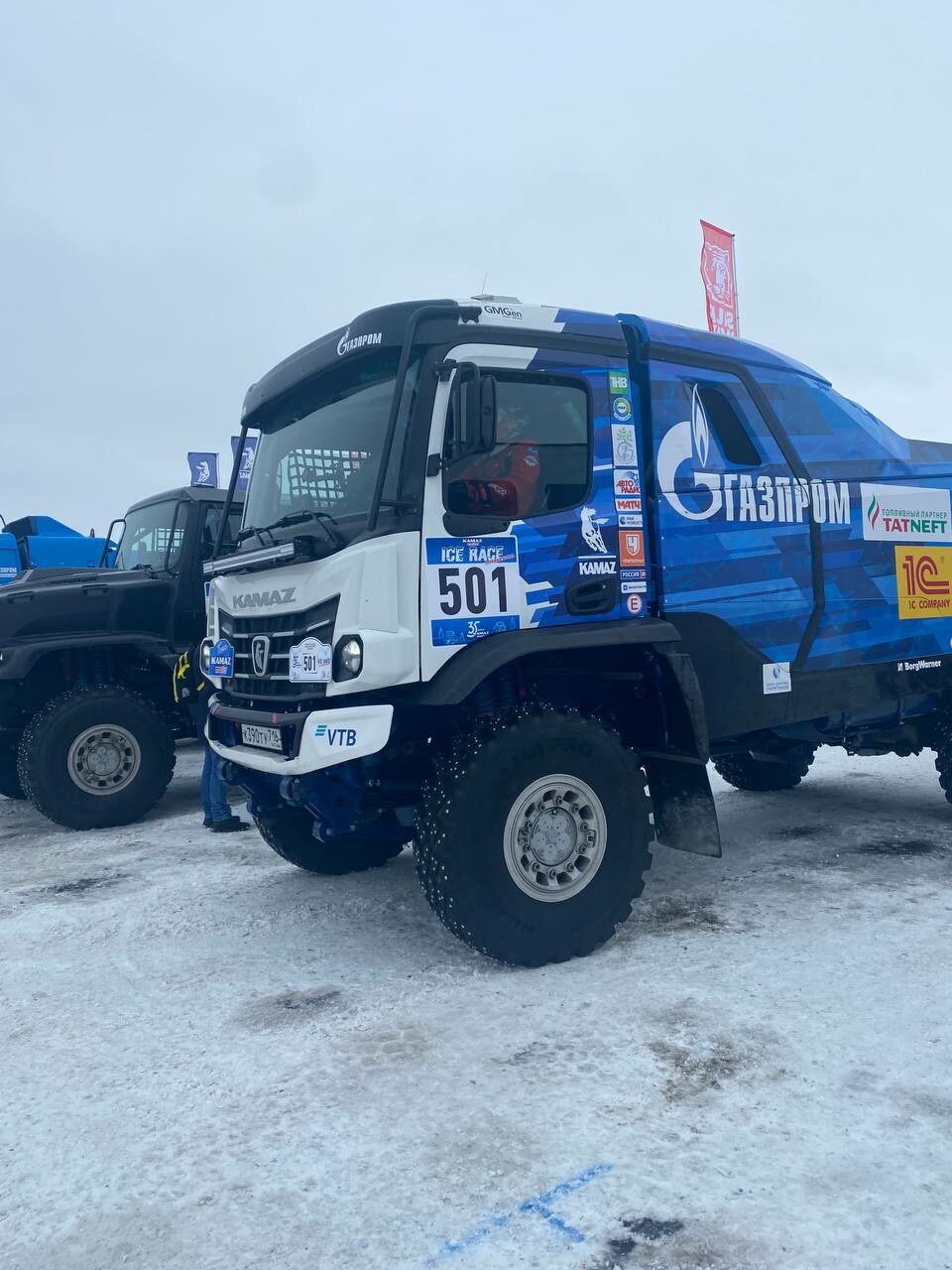 В&nbsp;Набережных Челнах прошли соревнования ледовые гонки на&nbsp;грузовиках