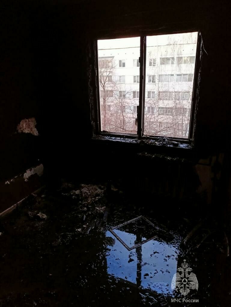 В Челнах на пожаре в квартире спасли мужчину, потерявшего сознание из-за отравления дымом