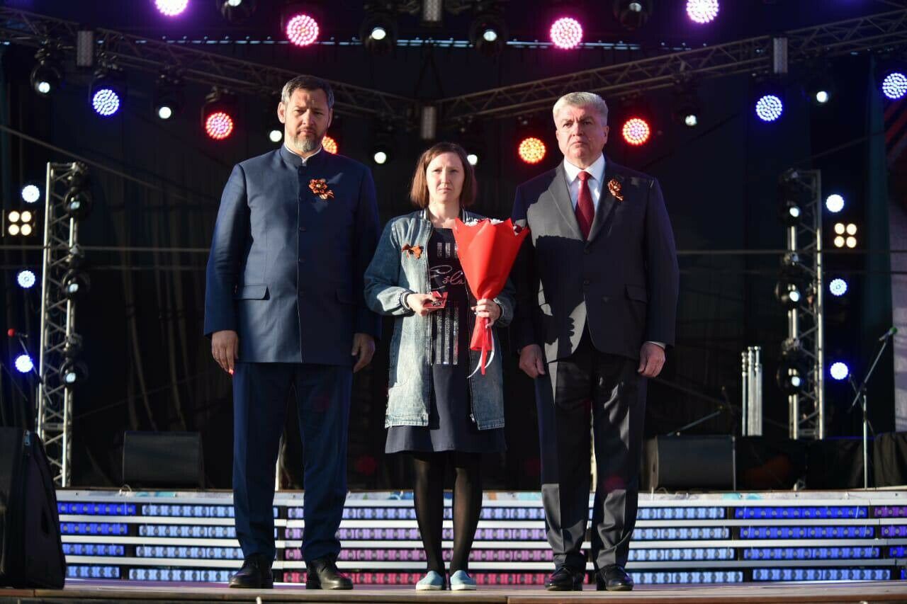 Наиль Магдеев и Олег Коробченко вручили родным погибших бойцов ордена Мужества