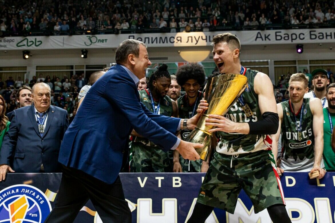 Татарстанский баскетбольный клуб «УНИКС» впервые стал чемпионом России