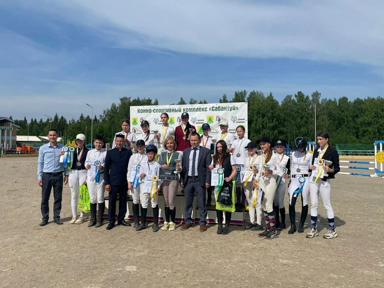Спортсмены из Челнов выиграли соревнования по конкуру