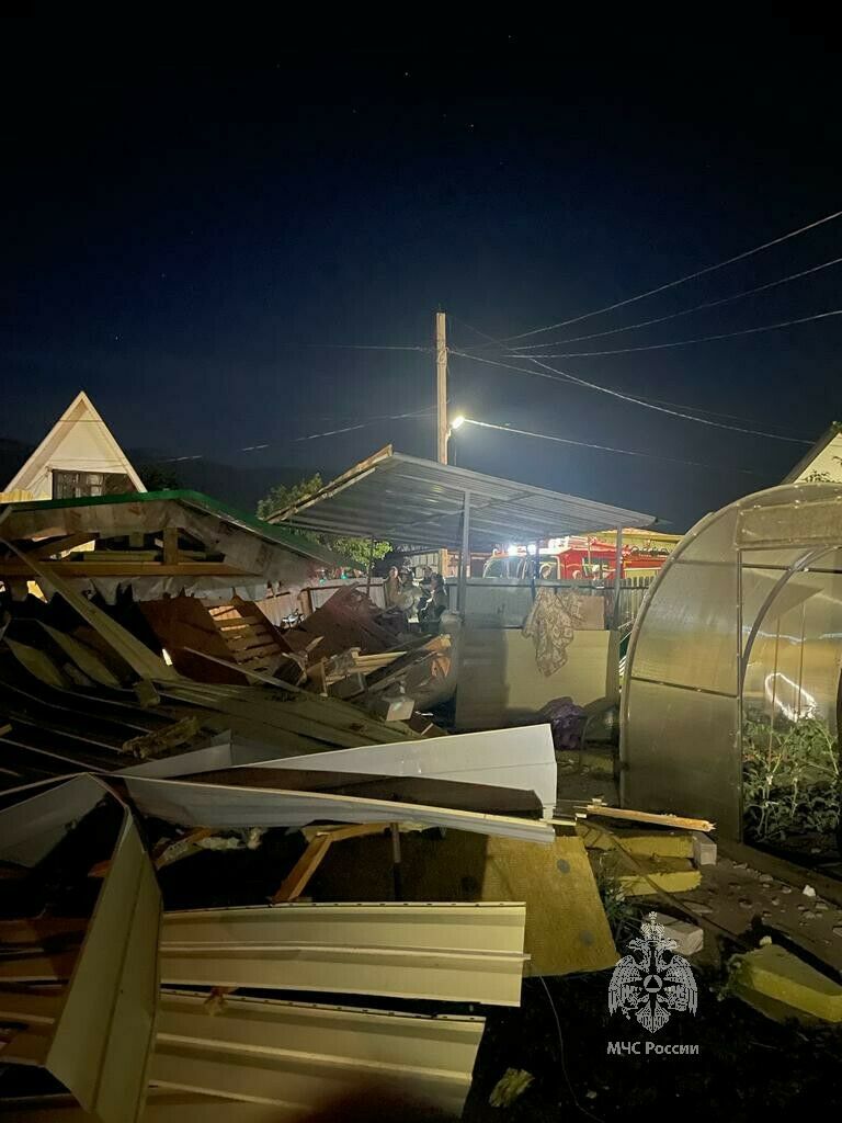 В СНТ под Челнами в дачном домике взорвался газовый баллон