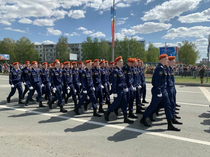 Сотрудники ПАО «КАМАЗ» стихами поздравили челнинских ветеранов