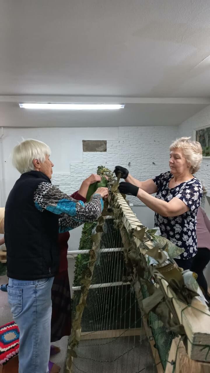 В Челнах волонтёрам по плетению маскировочных сетей вручили благодарственные письма