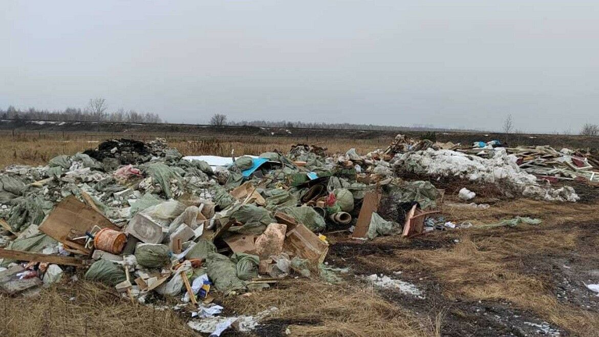 В Набережных Челнах экологами обнаружена огромная свалка строительного мусора