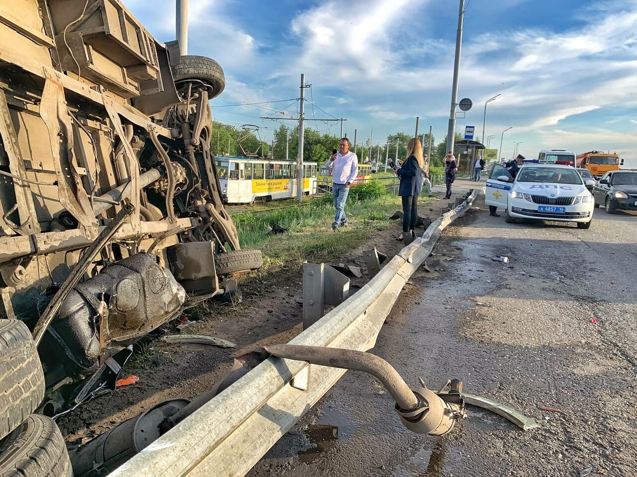 В&nbsp;Набережных Челнах при обгоне перевернулась маршрутка с&nbsp;людьми